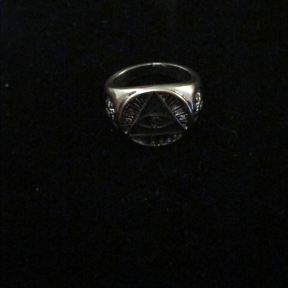 Ring - Picture 4 of 5